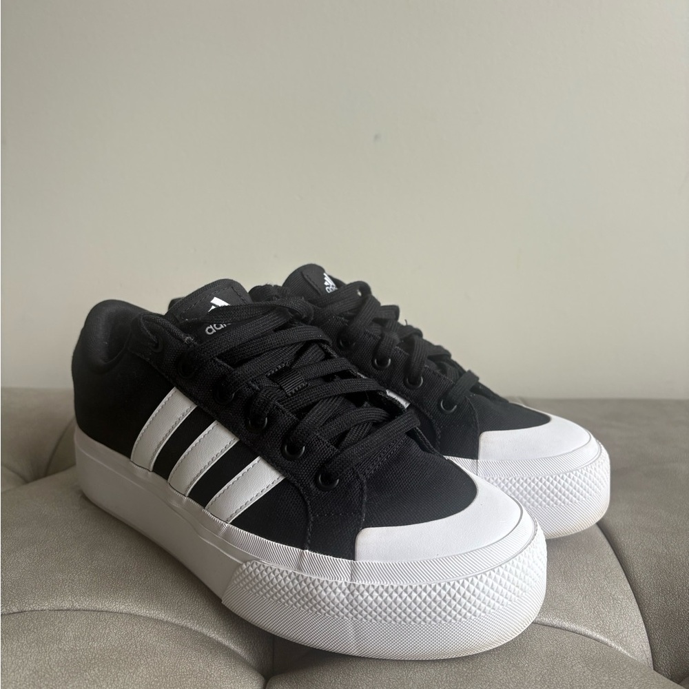 Adidas Bravada 2.0 platform sneakers